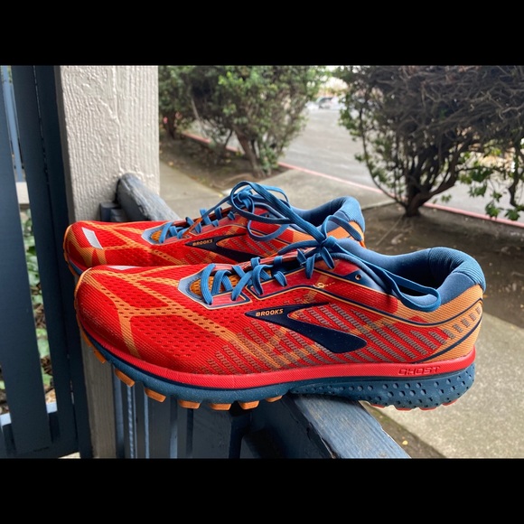 brooks turkey trot shoe